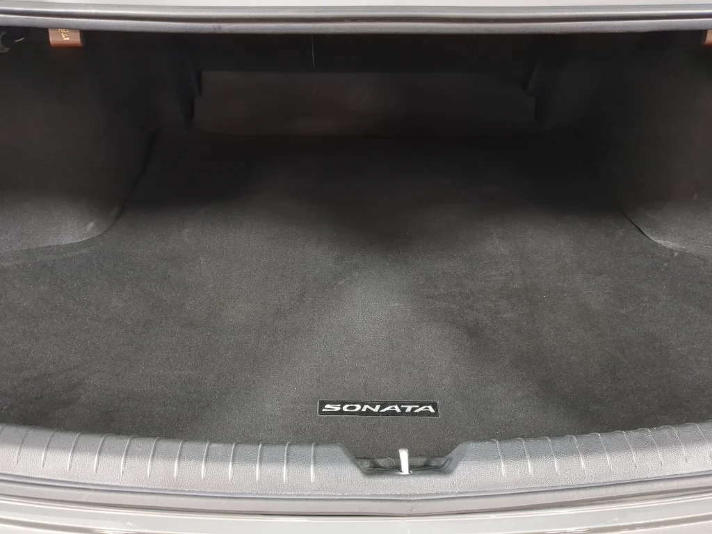 Used 2023 Gray Hyundai SEL image 18