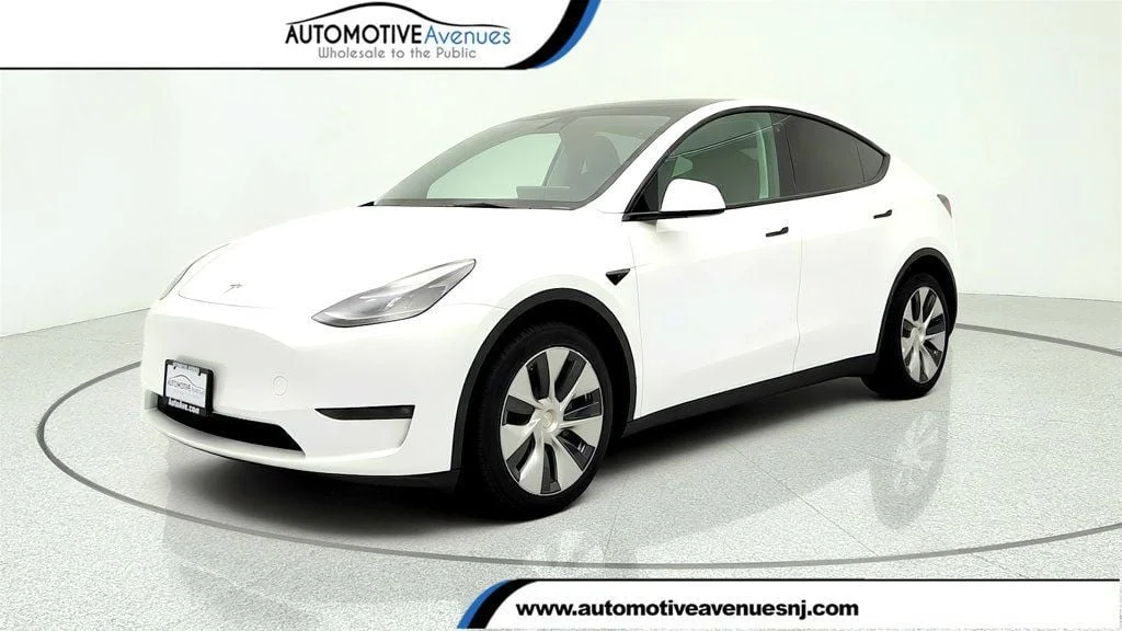 2023 Tesla Model Y Long Range Dual Motor All-Wheel Drive's photo