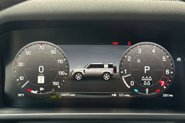 Used 2023 White Land Rover S image 24