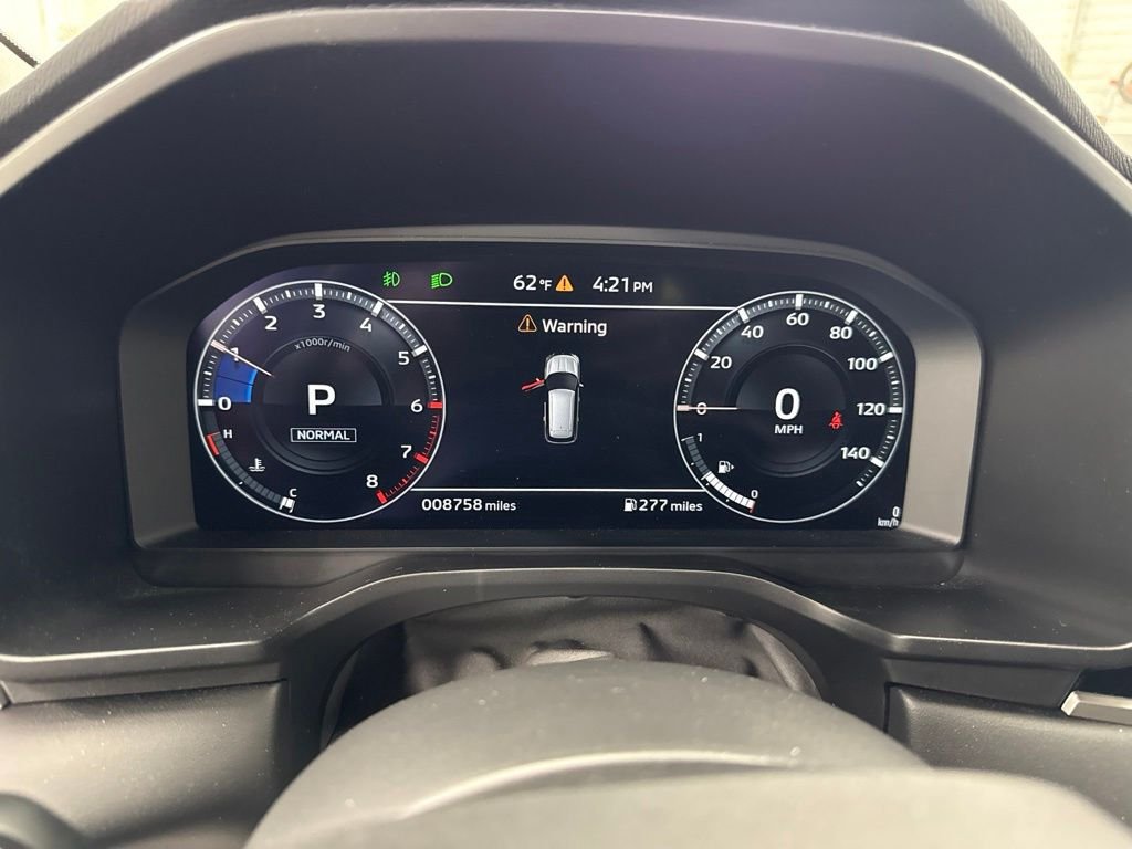 Used 2024 Red Mitsubishi  image 30
