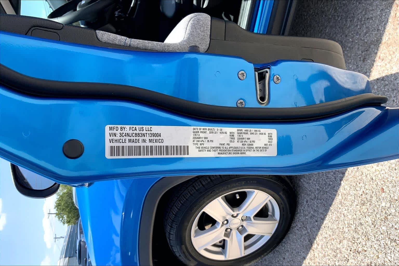 Used 2022 Laser Blue Pearlcoat Jeep Latitude image 34