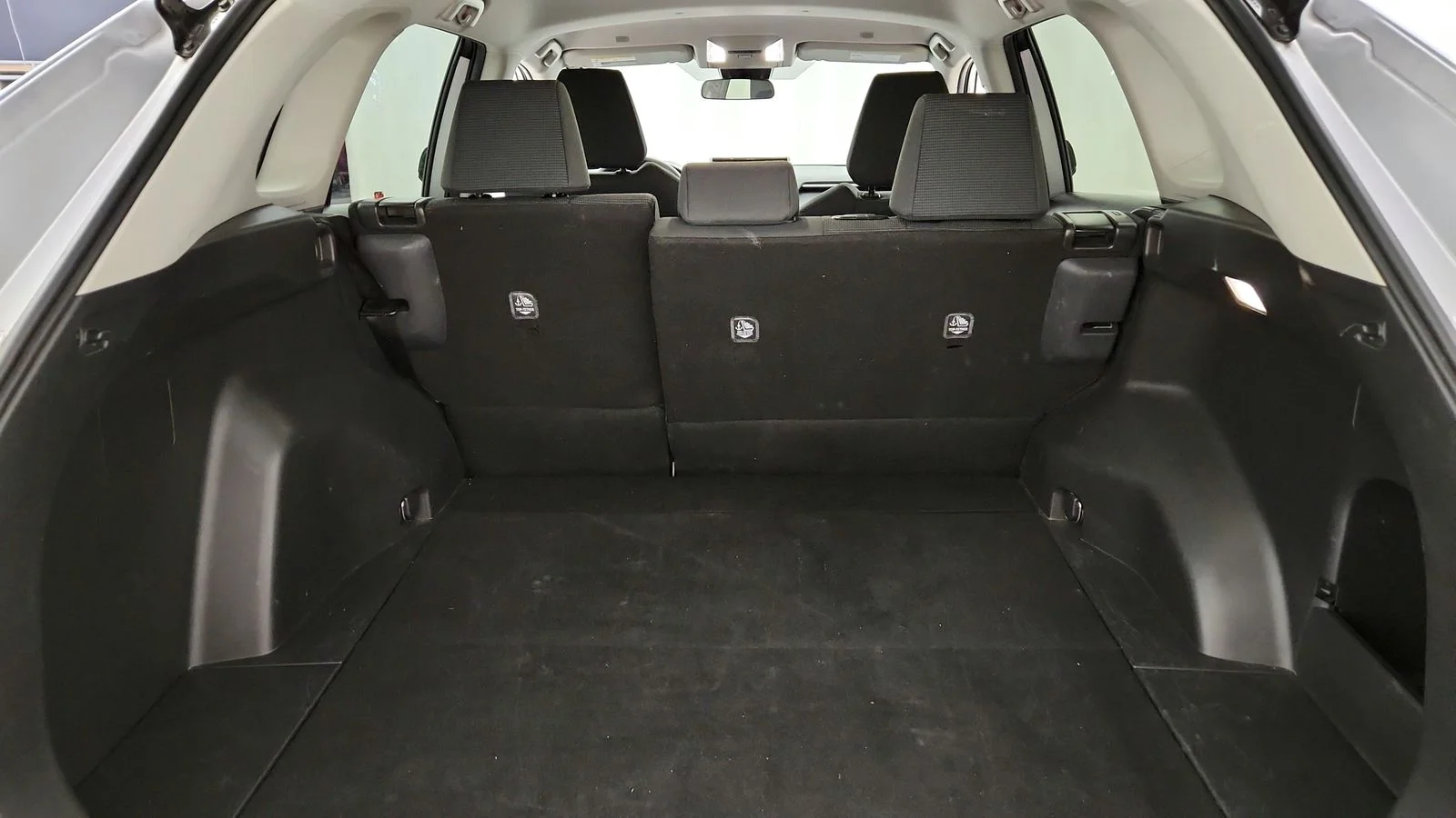Used 2025 Silver Toyota LE image 41