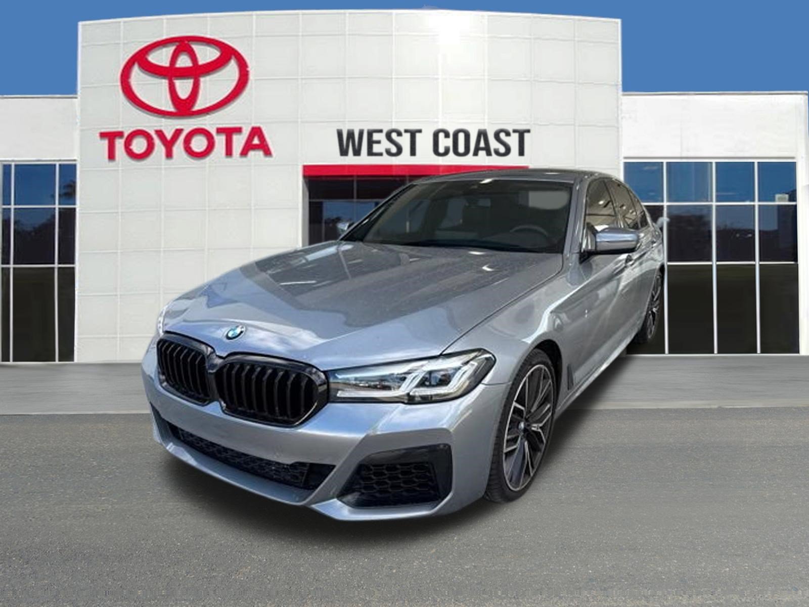 Used 2023 Skyscraper Gray Metallic BMW 540i image 1
