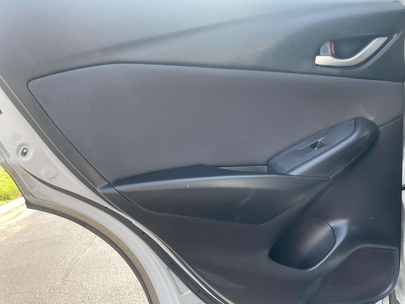 Used 2016 Silver Mazda Sport image 12