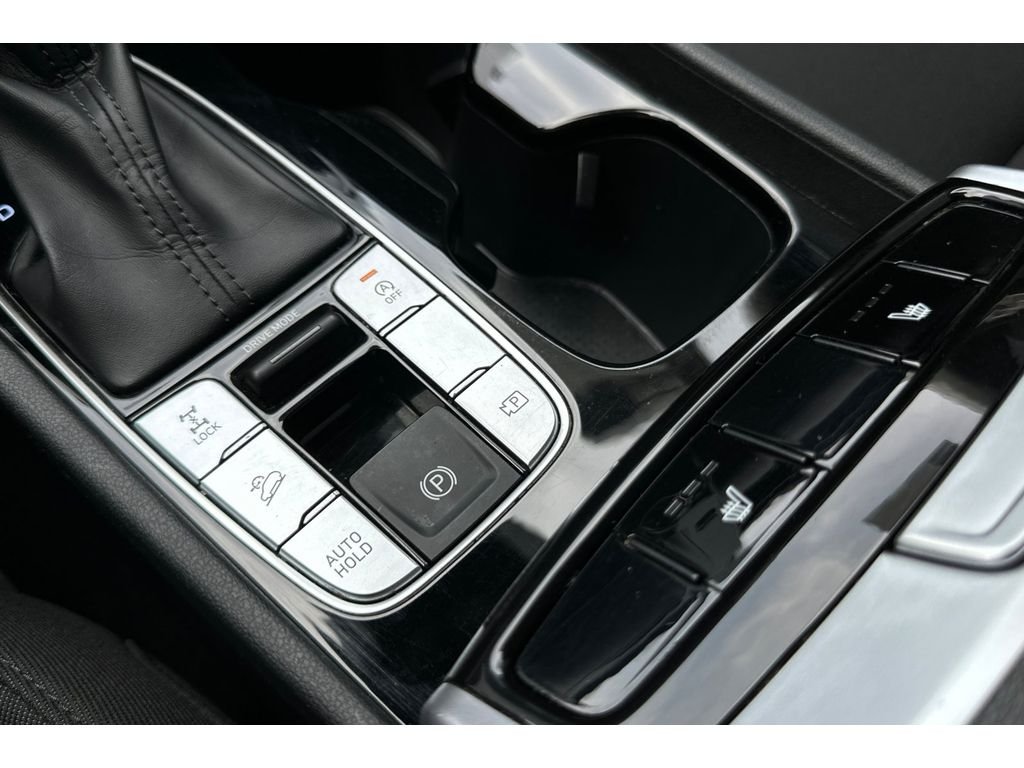 Used 2022 Phantom Black Hyundai SEL image 32