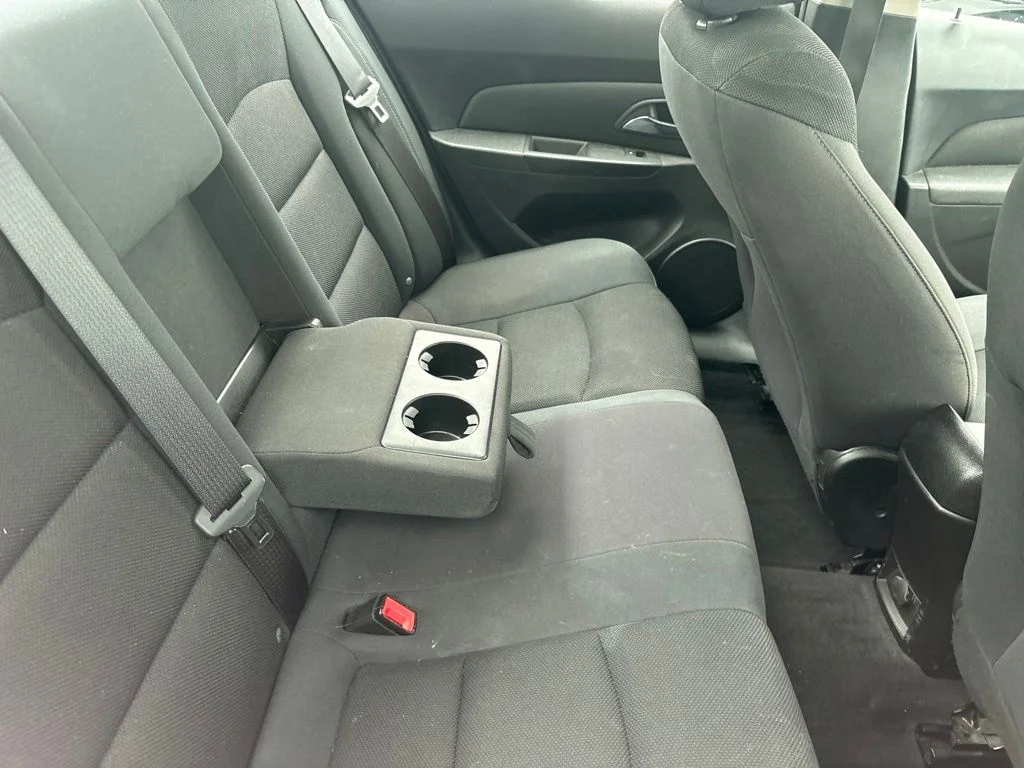 Used 2015 White Chevrolet 1LT image 24