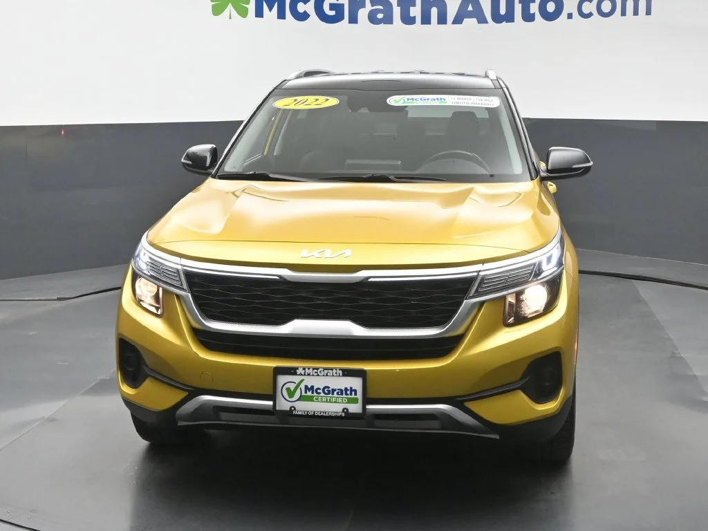 Used 2022 Yellow Kia S image 6