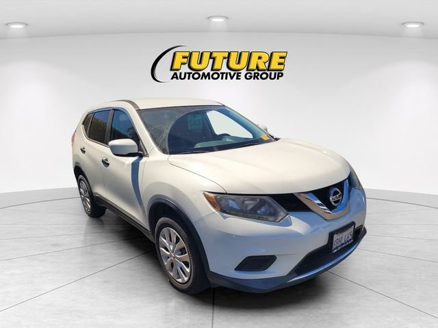 Used 2016 White Nissan S image 1