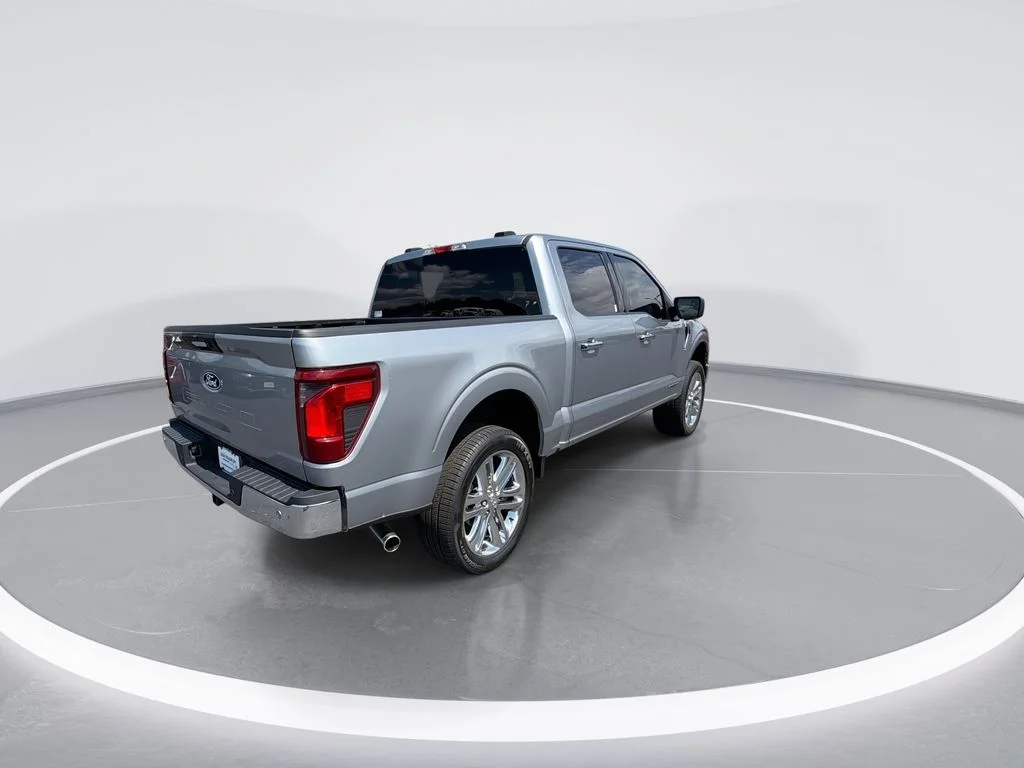 Used 2024 Silver Ford XLT image 8