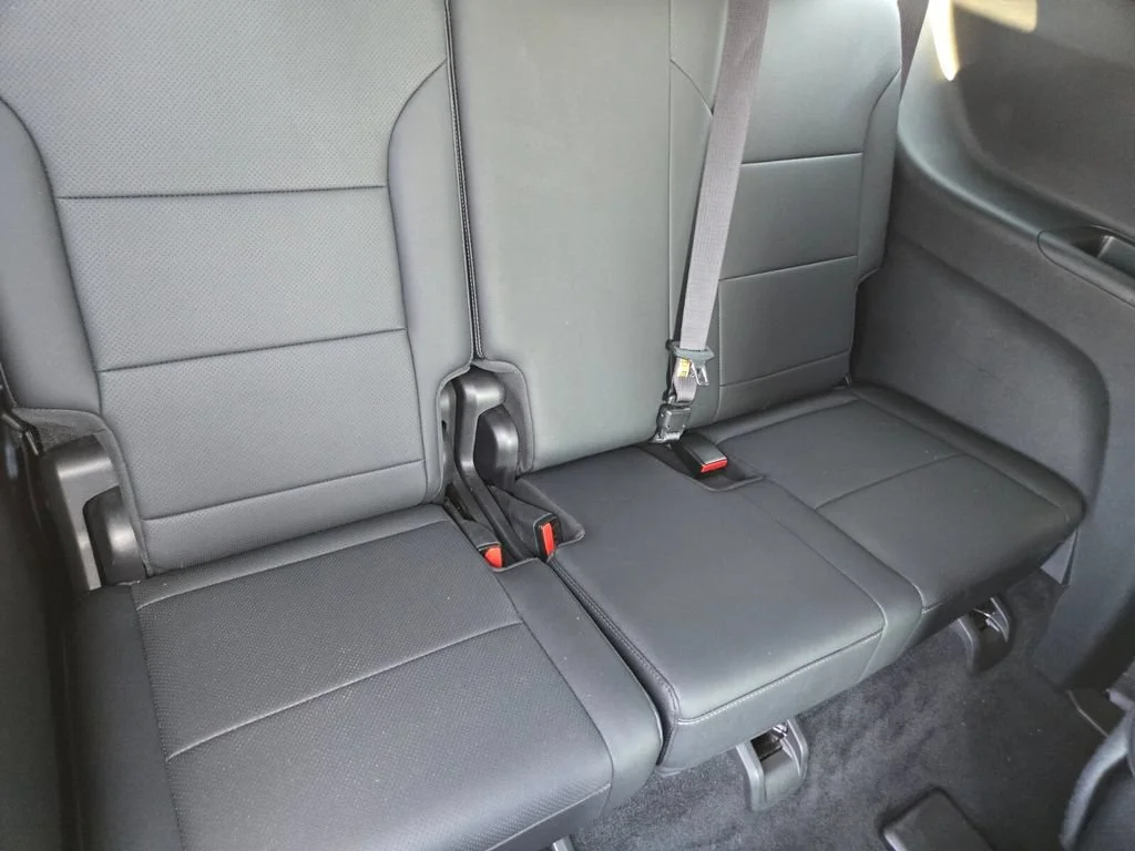 Used 2025 Summit White Chevrolet LT image 14