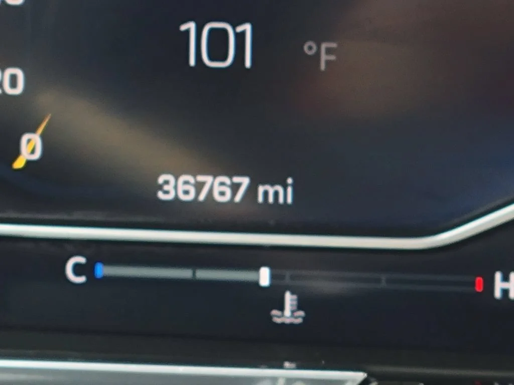 Used 2025 Summit White Chevrolet LT image 33