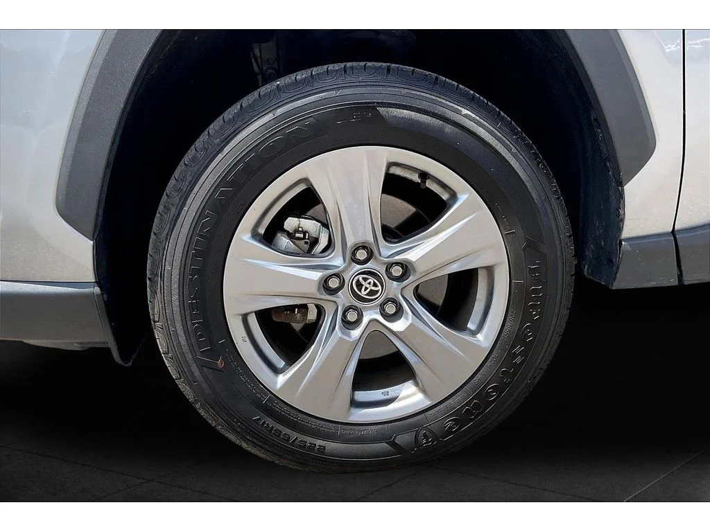 Used 2025 Silver Toyota XLE image 7