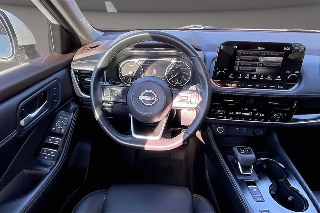 Used 2023 White Nissan SL image 5