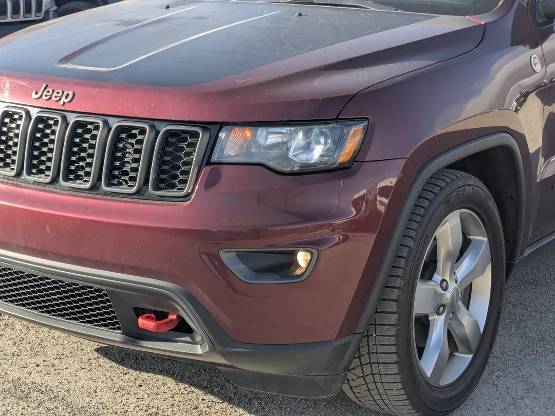 Certified Used 2017 Red Jeep Trailhawk - - 4x4 - Power Sunroof - Uconnect 8.4 Nav - Quadra-Lift Air - 3.6L Pentastar V6 & More! image 10