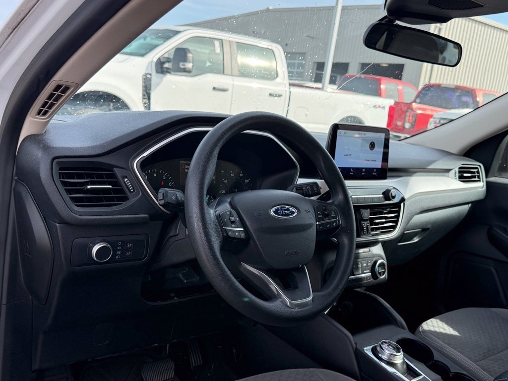 Used 2020 White Ford SE image 4