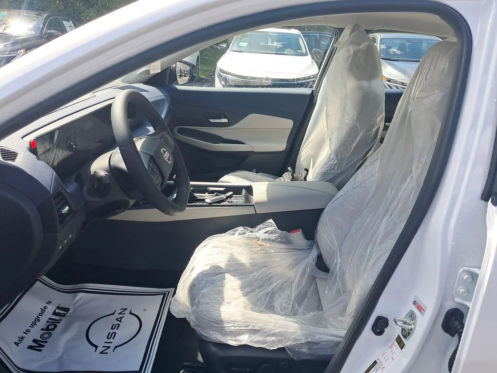 New 2026 White Nissan SL image 10