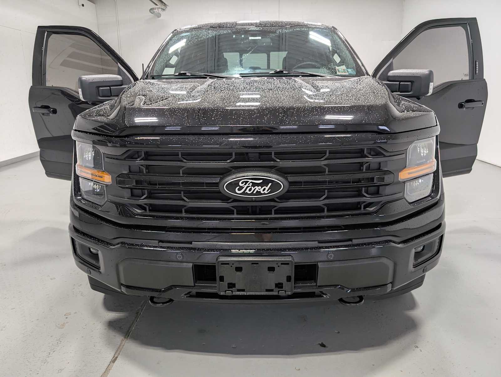 Used 2024 Agate Black Metallic Ford XLT image 15
