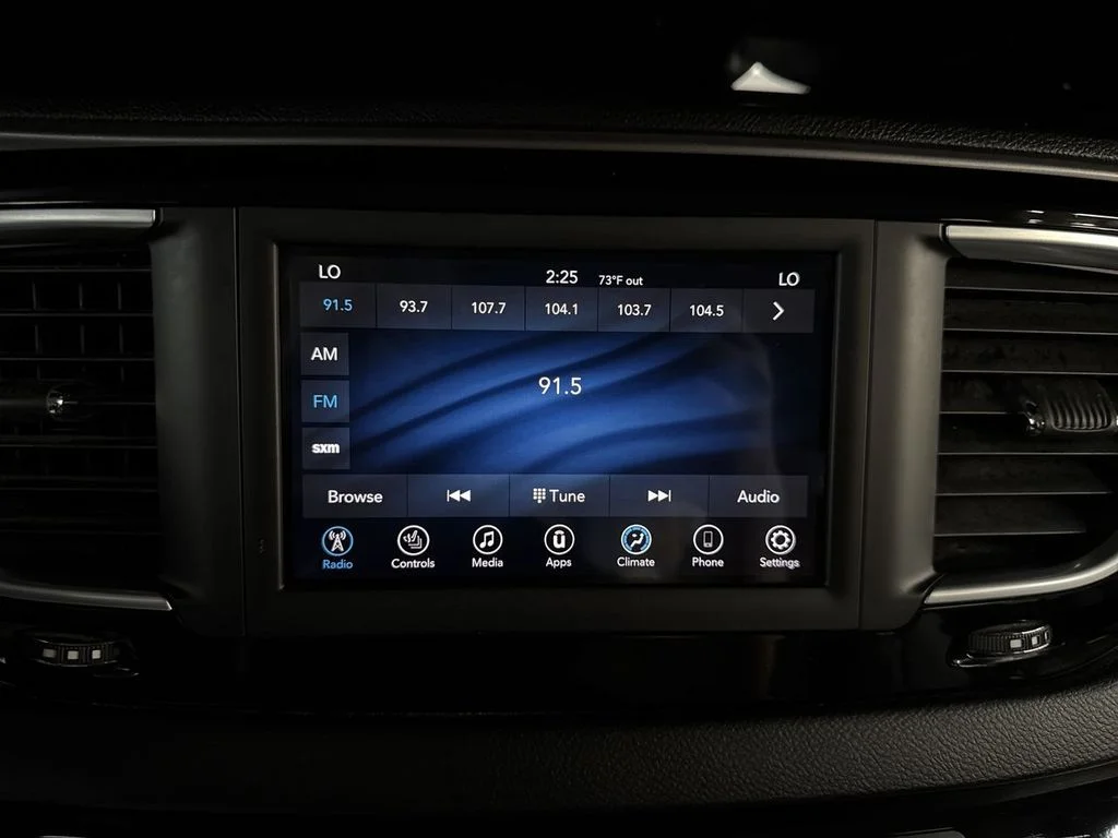 Used 2020 Crystal Metallic Chrysler Touring L image 28