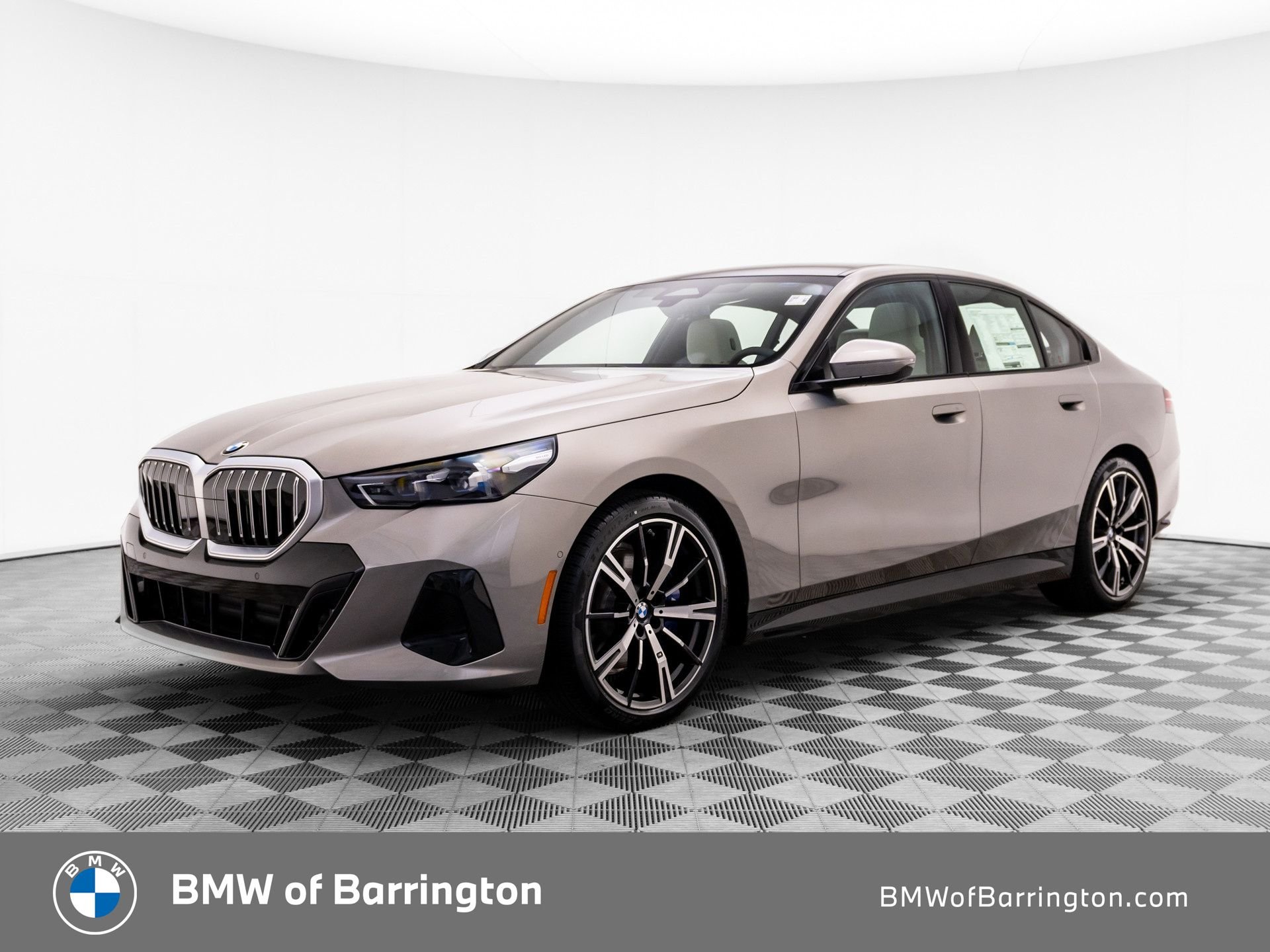 New 2026 Oxide Grey Metallic BMW 530i xDrive image 1