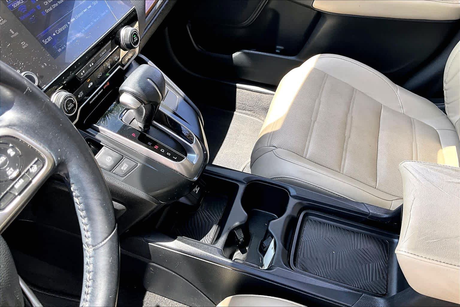 Used 2018 Lunar Silver Metallic Honda EX-L image 17