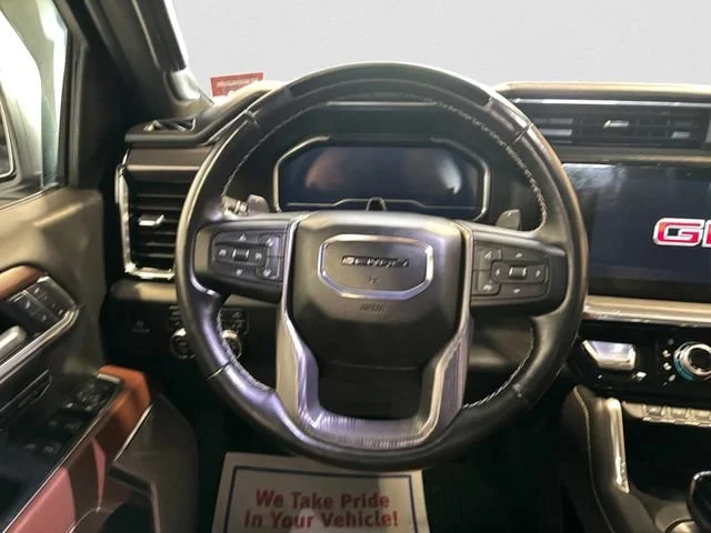 Used 2025 White Frost Tricoat GMC Denali Ultimate image 13