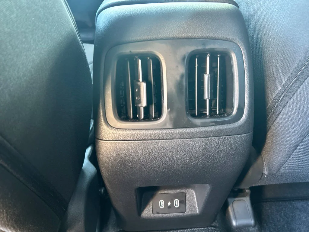 Used 2025 Green Hyundai SEL image 27