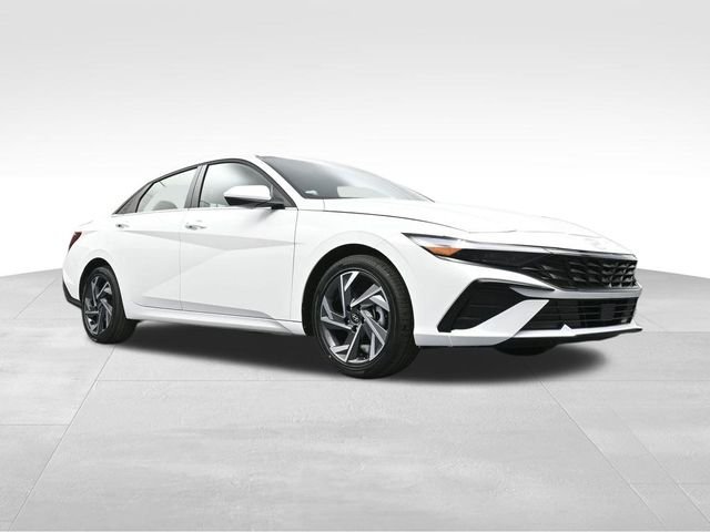 Certified Used 2025 White Hyundai SEL Convenience image 31