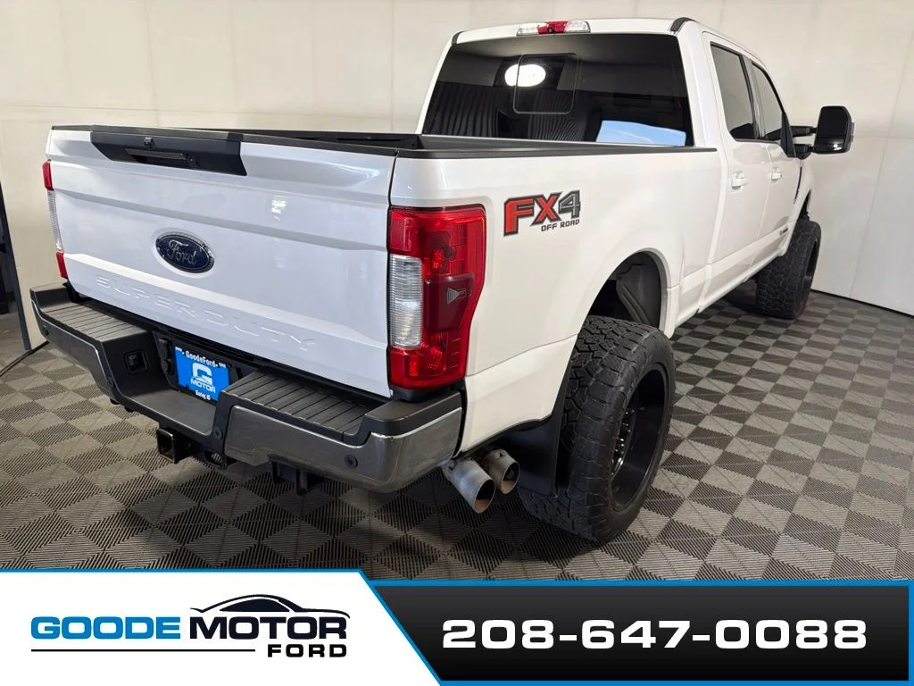 Certified Used 2017 White Platinum Clearcoat Metallic Ford Lariat image 8