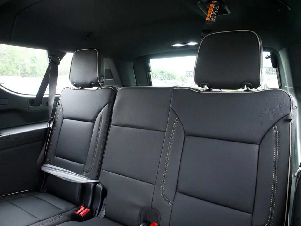 New 2026 Onyx Black GMC Elevation image 16
