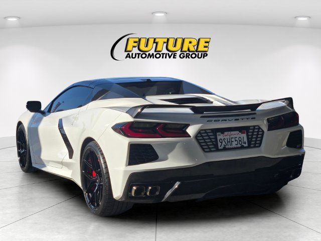 Used 2022 White Chevrolet Stingray image 5