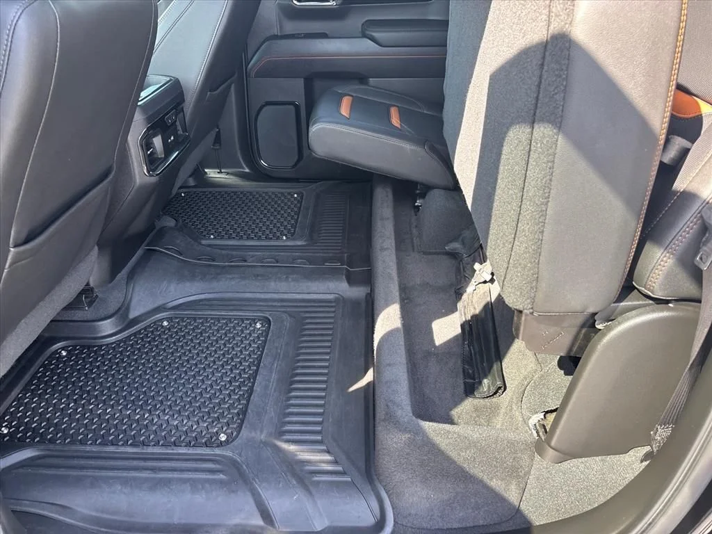 Used 2022 Black GMC AT4 image 19