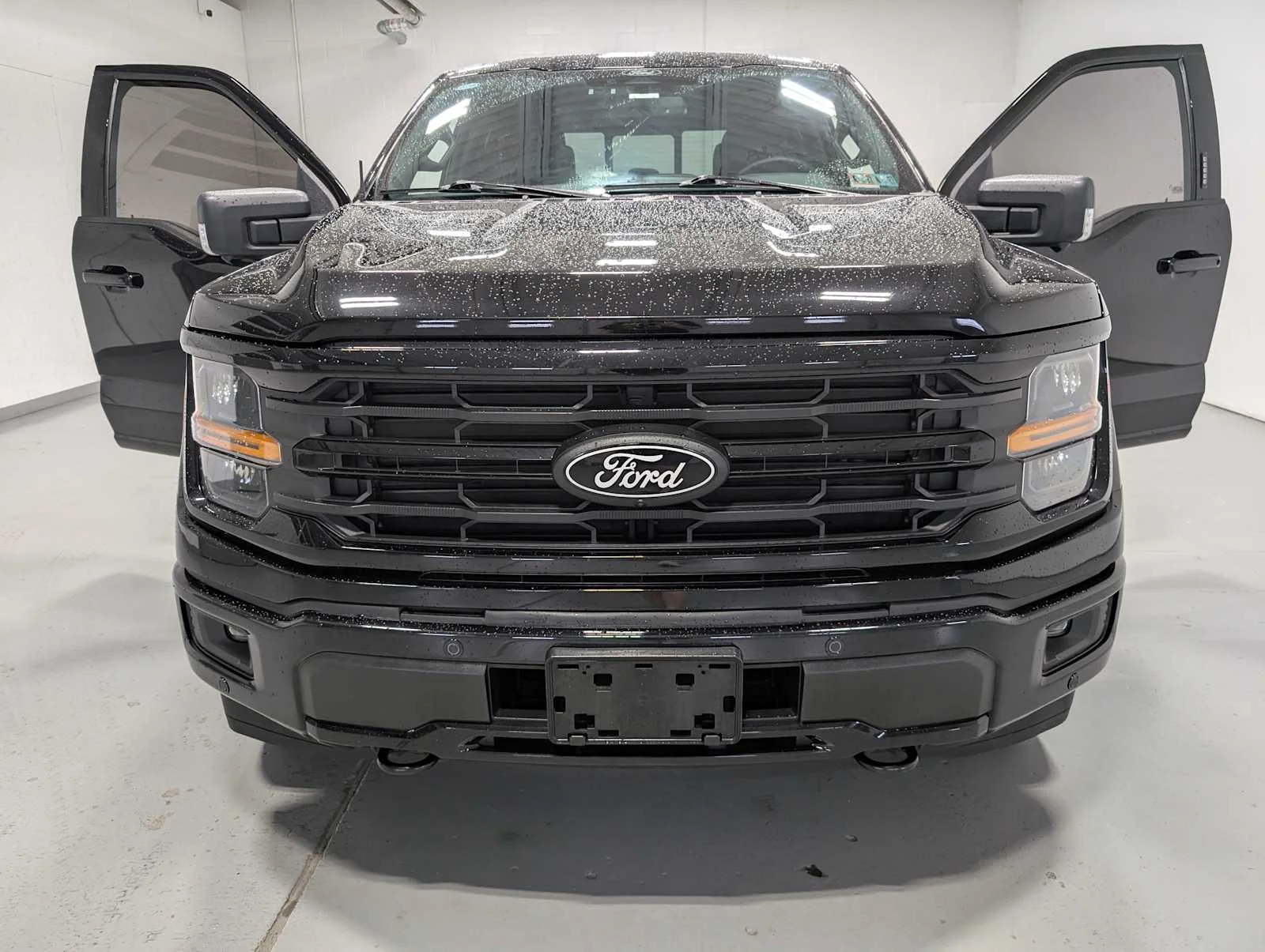 Used 2024 Agate Black Metallic Ford XLT image 15