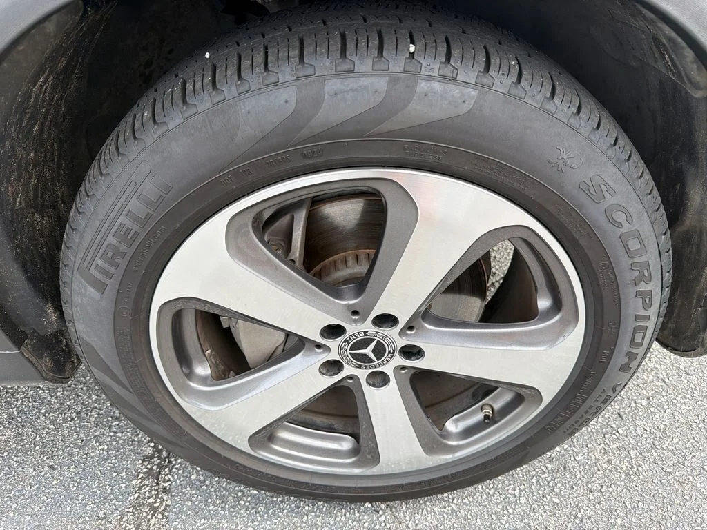 Used 2019  Mercedes-Benz GLC 300 image 12