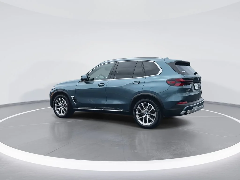 Used 2025 Blue BMW xDrive40i image 6