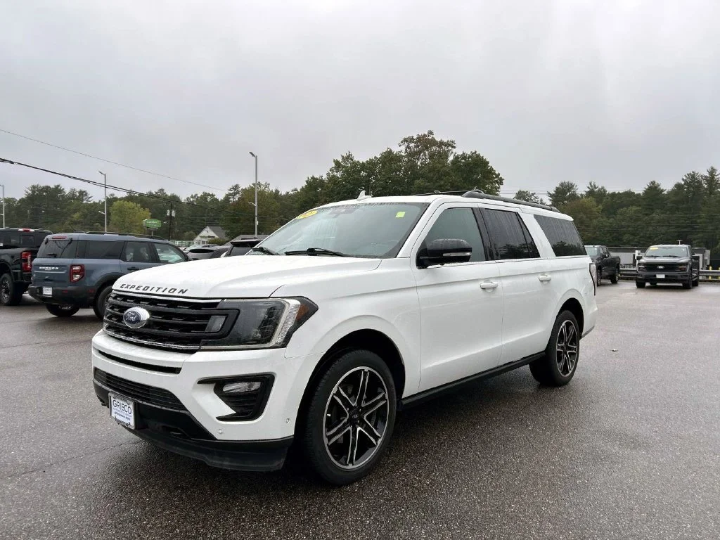 Used 2021 White Metallic Ford Limited image 7