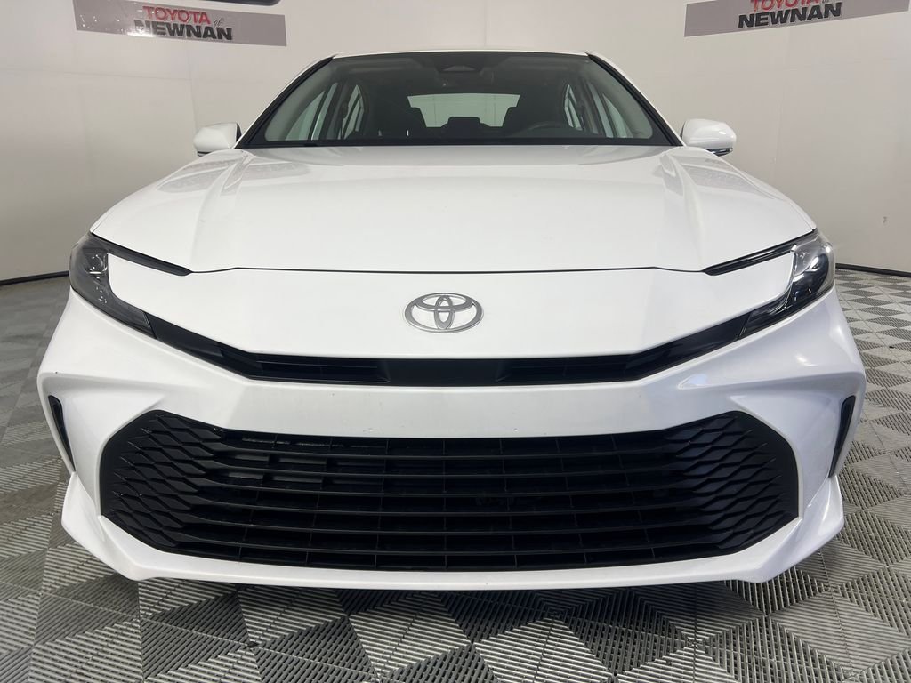 2025 Toyota Camry LE - Photo 8