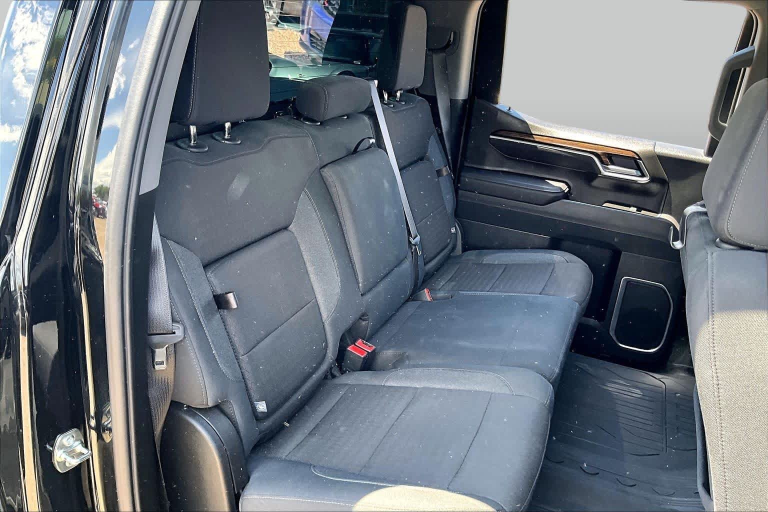 Used 2026 Onyx Black GMC Elevation image 17