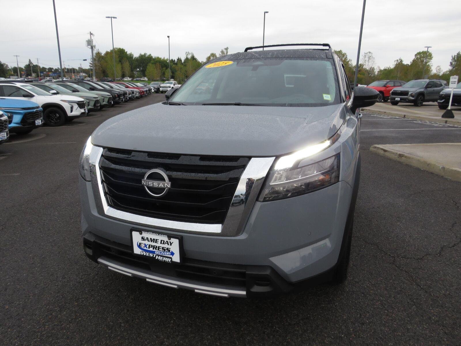 Used 2025 Solid Gray/Super Black Nissan Platinum image 16