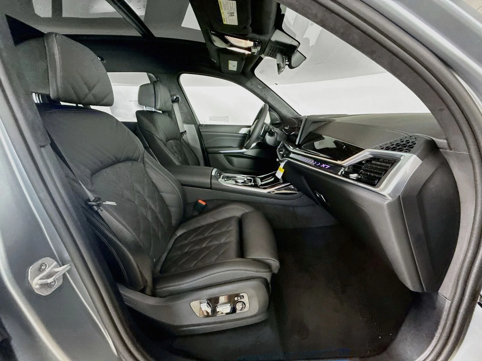 New 2027 Frozen Pure Grey Metallic BMW xDrive40i image 31