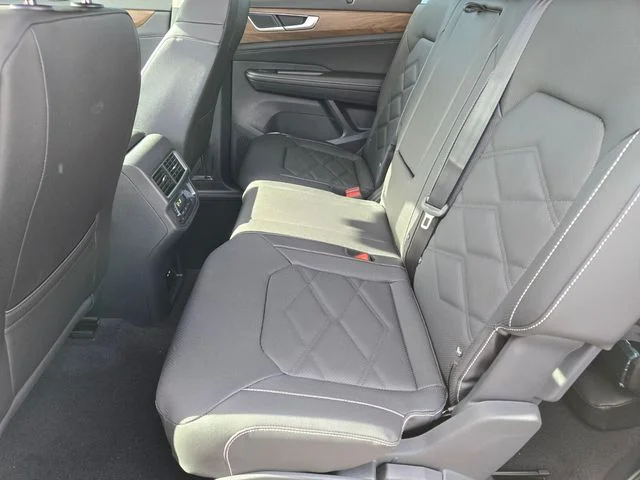 New 2026 White/off-white Volkswagen 2.0T SE w/Technology image 7