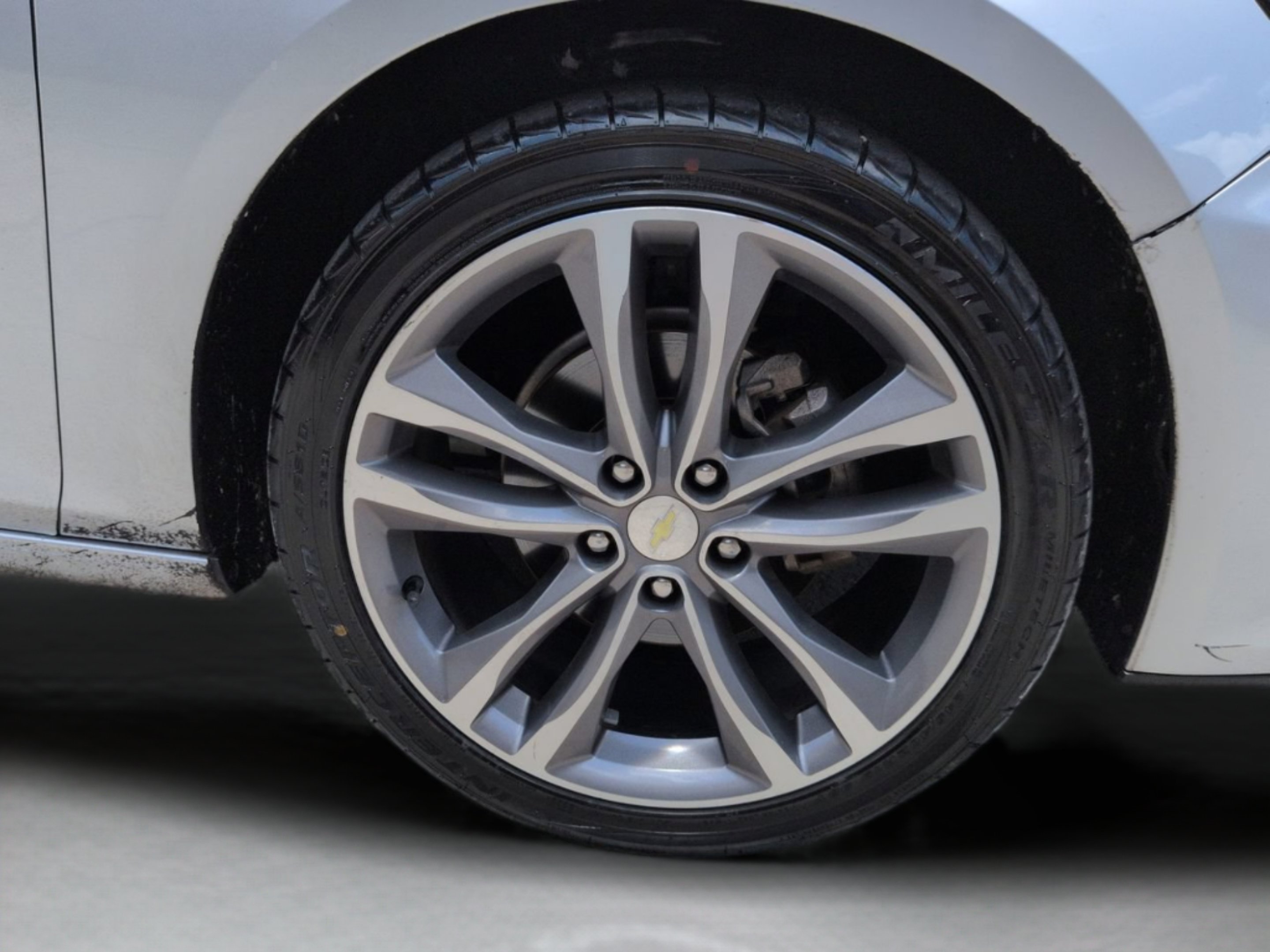 Used 2021 Silver Ice Metallic Chevrolet LT image 29