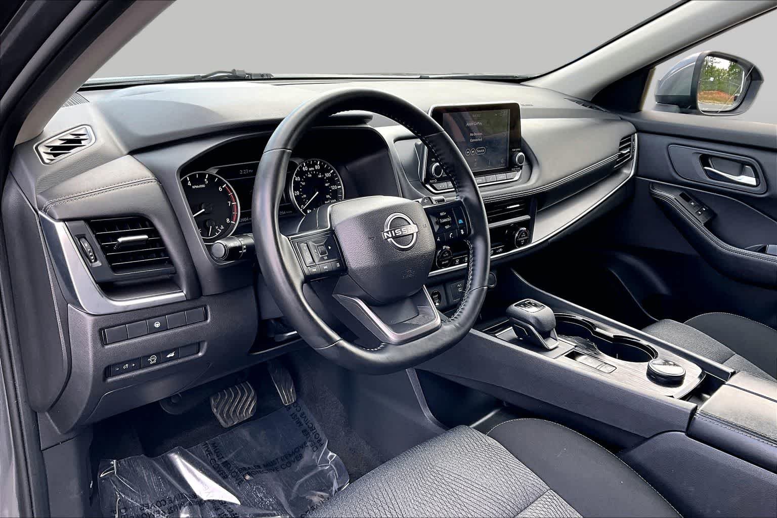 Used 2025 Gun Metallic Nissan SV image 18