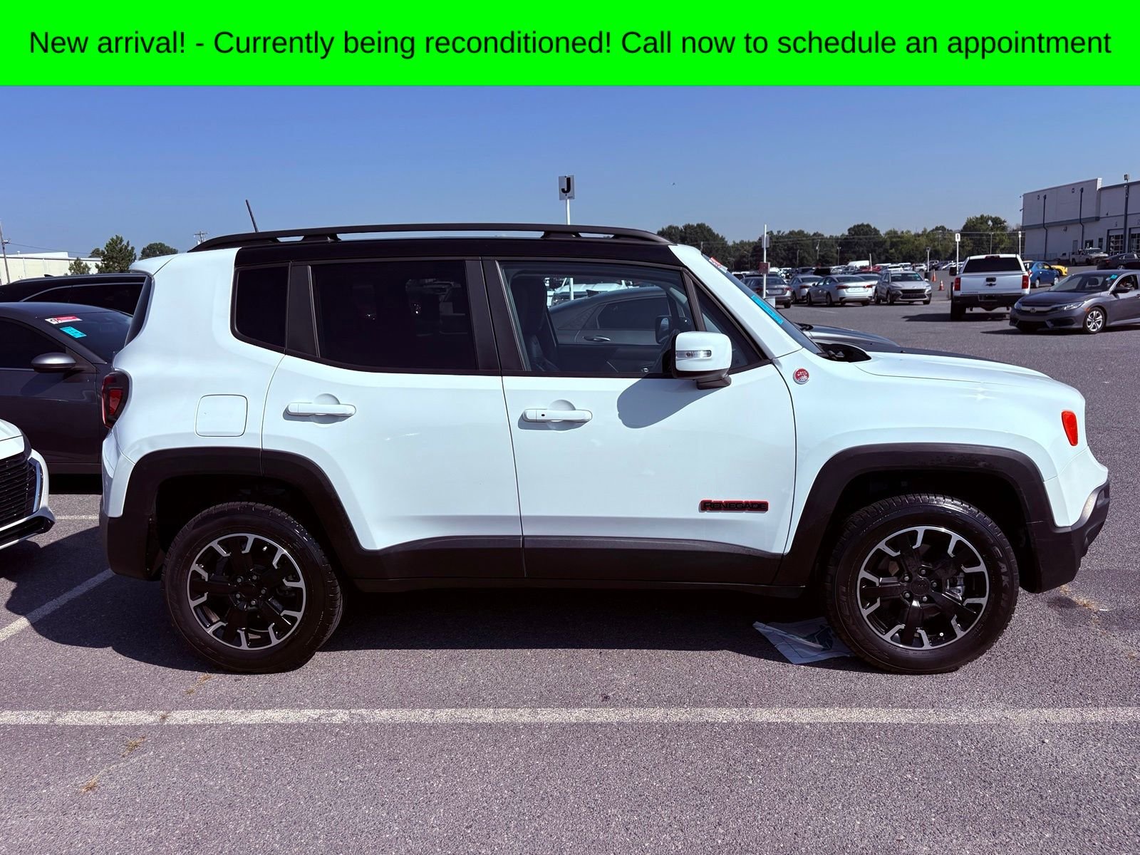 Used 2023 Alpine White Jeep Trailhawk image 3