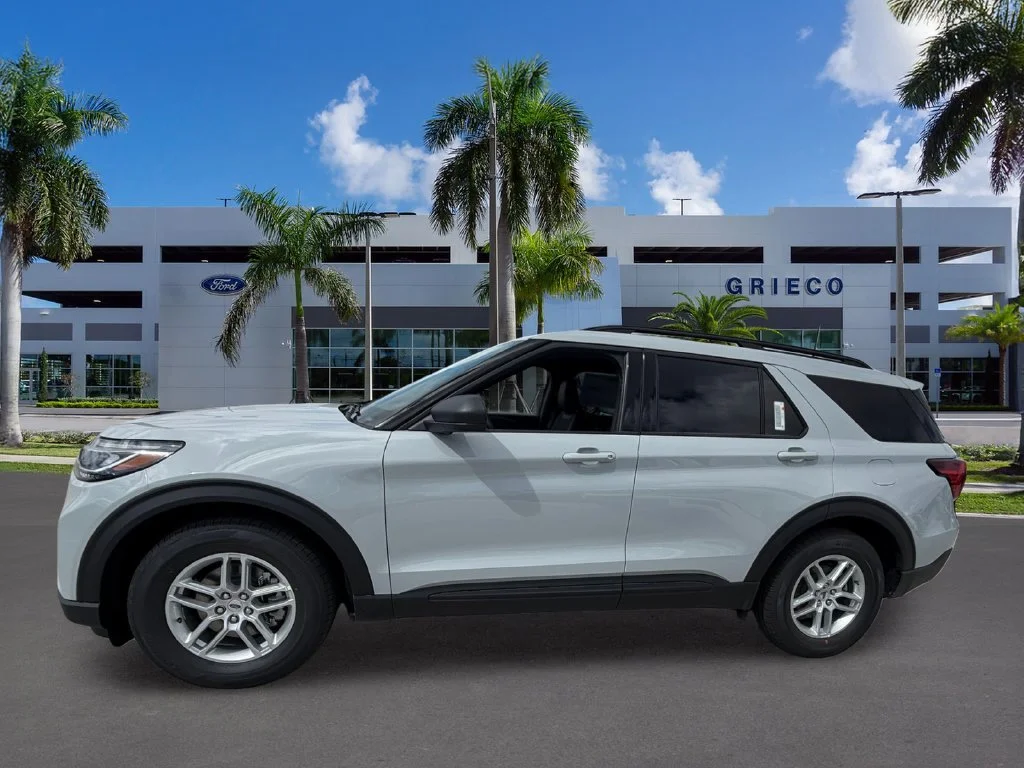 New 2027 White Ford Active image 4