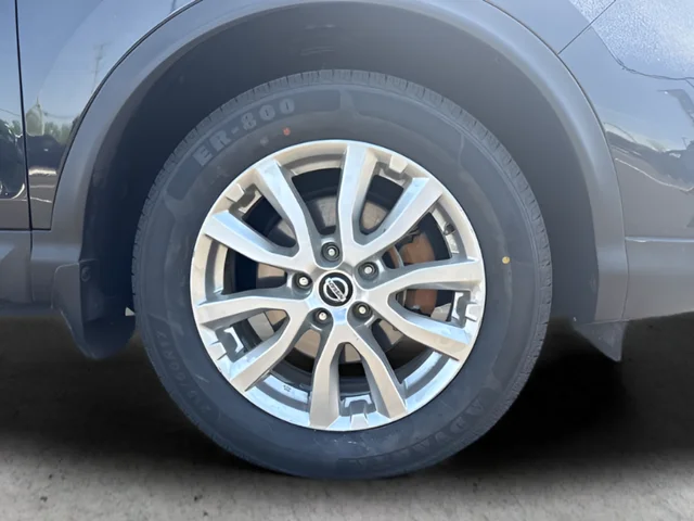 Used 2021 Black Nissan S image 25