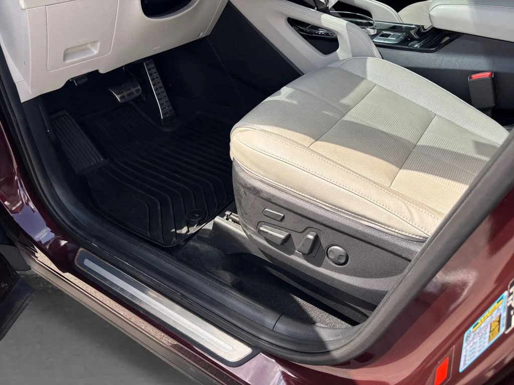 Used 2022 Purple Kia SX image 39