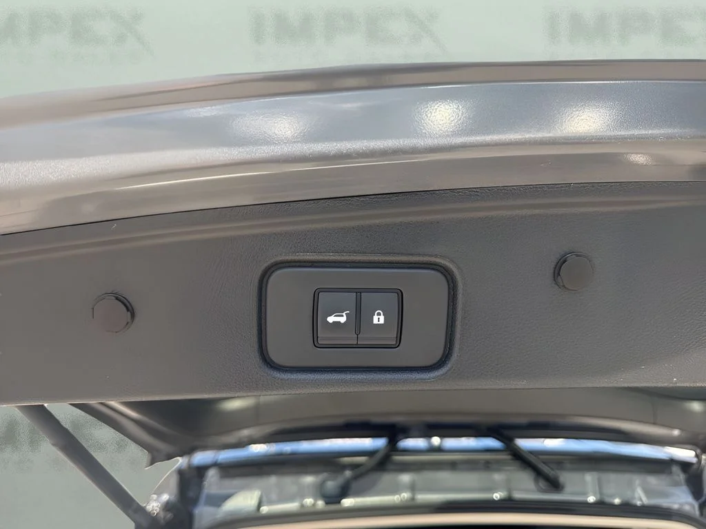 Used 2025 Gray Nissan SL image 31