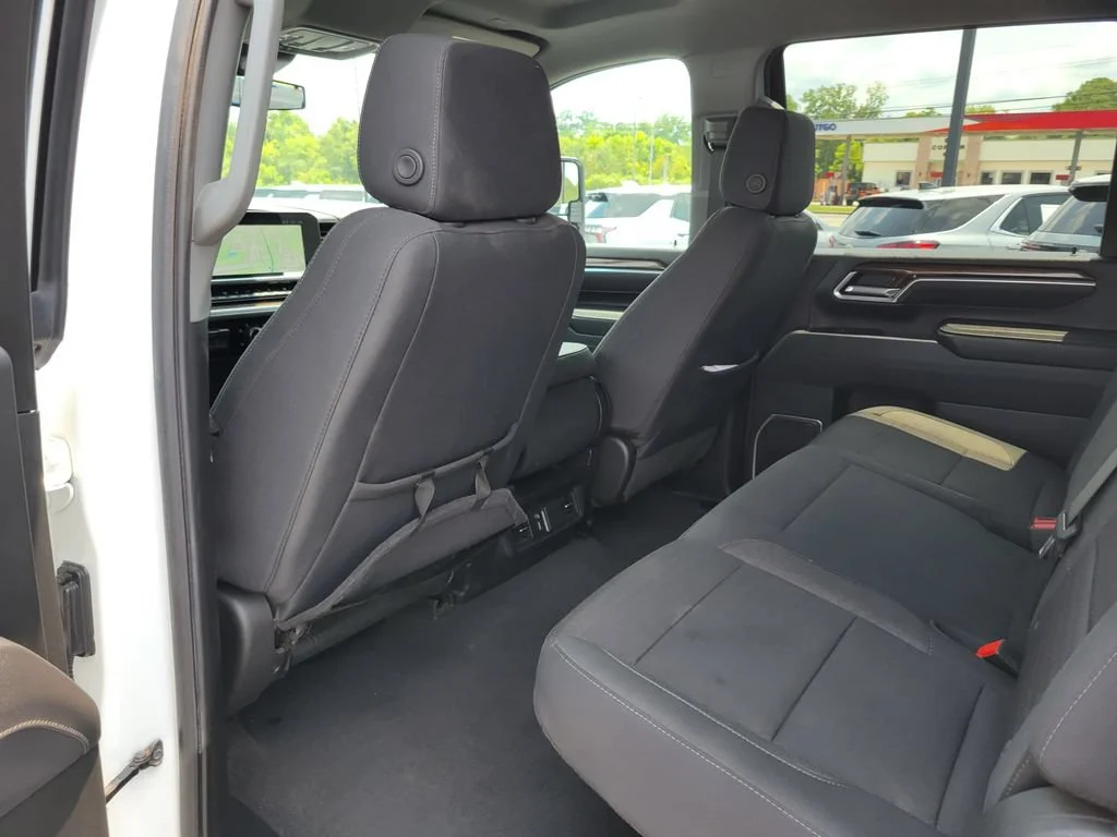 Used 2025 Summit White Chevrolet LT image 13