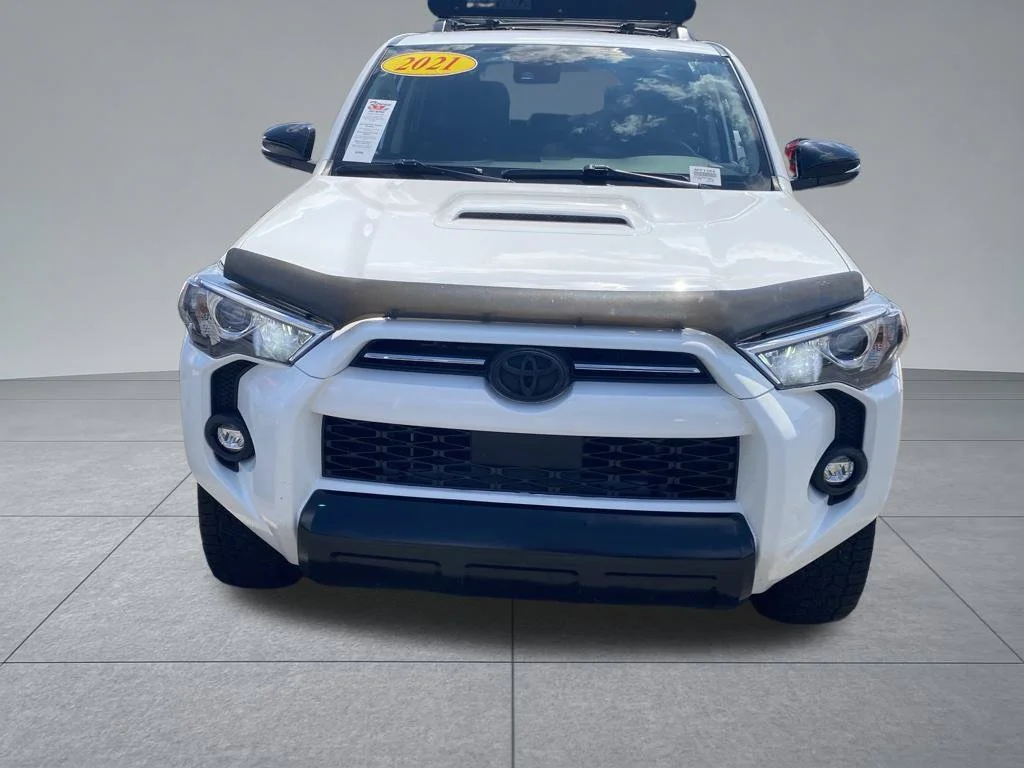 Used 2021 White Toyota Venture image 15