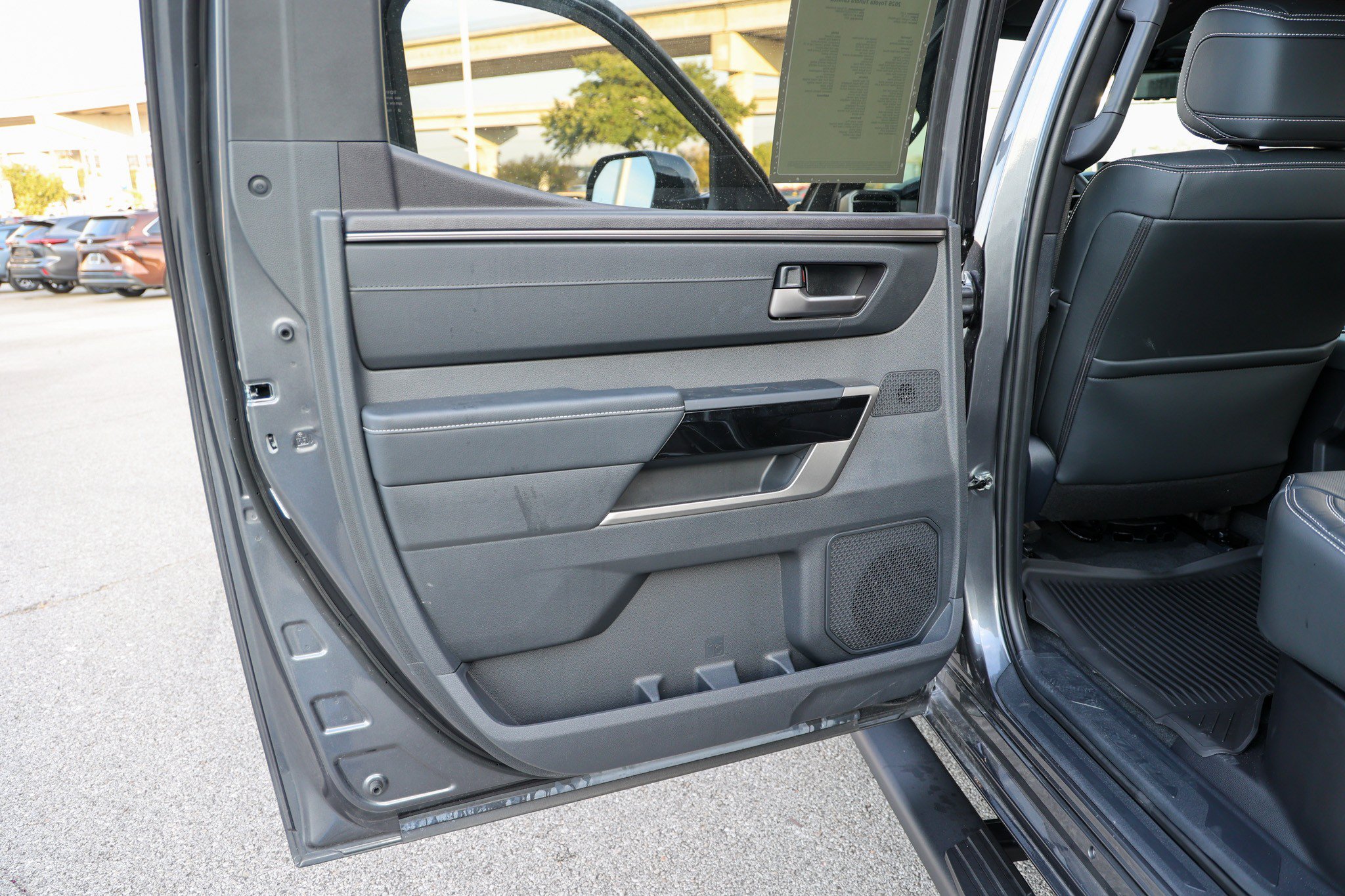 Used 2026 MAGNETIC GRAY MET Toyota Limited image 37